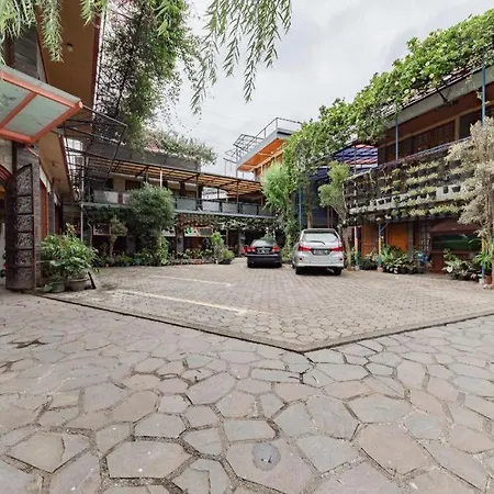 Urbanview Hotel Villa Surya Bandung-2